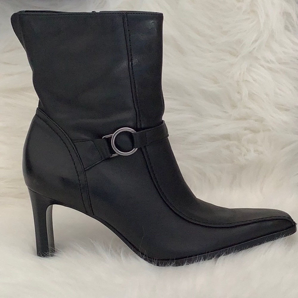 🖤 Naturalizer 🖤Black Leather Ankle Boots